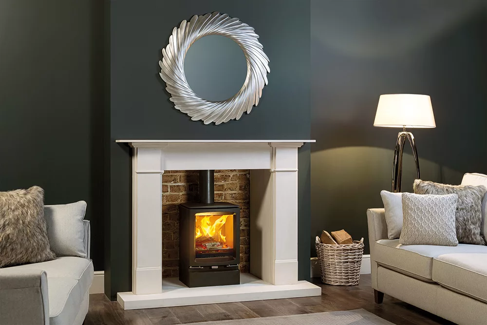 Stovax-Vogue-Midi-woodburning-with-Plinth-and-Claremont-Limestone-Mantel-lb2